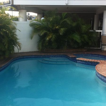 Centrepoint Motor Inn Rockhampton Buitenkant foto